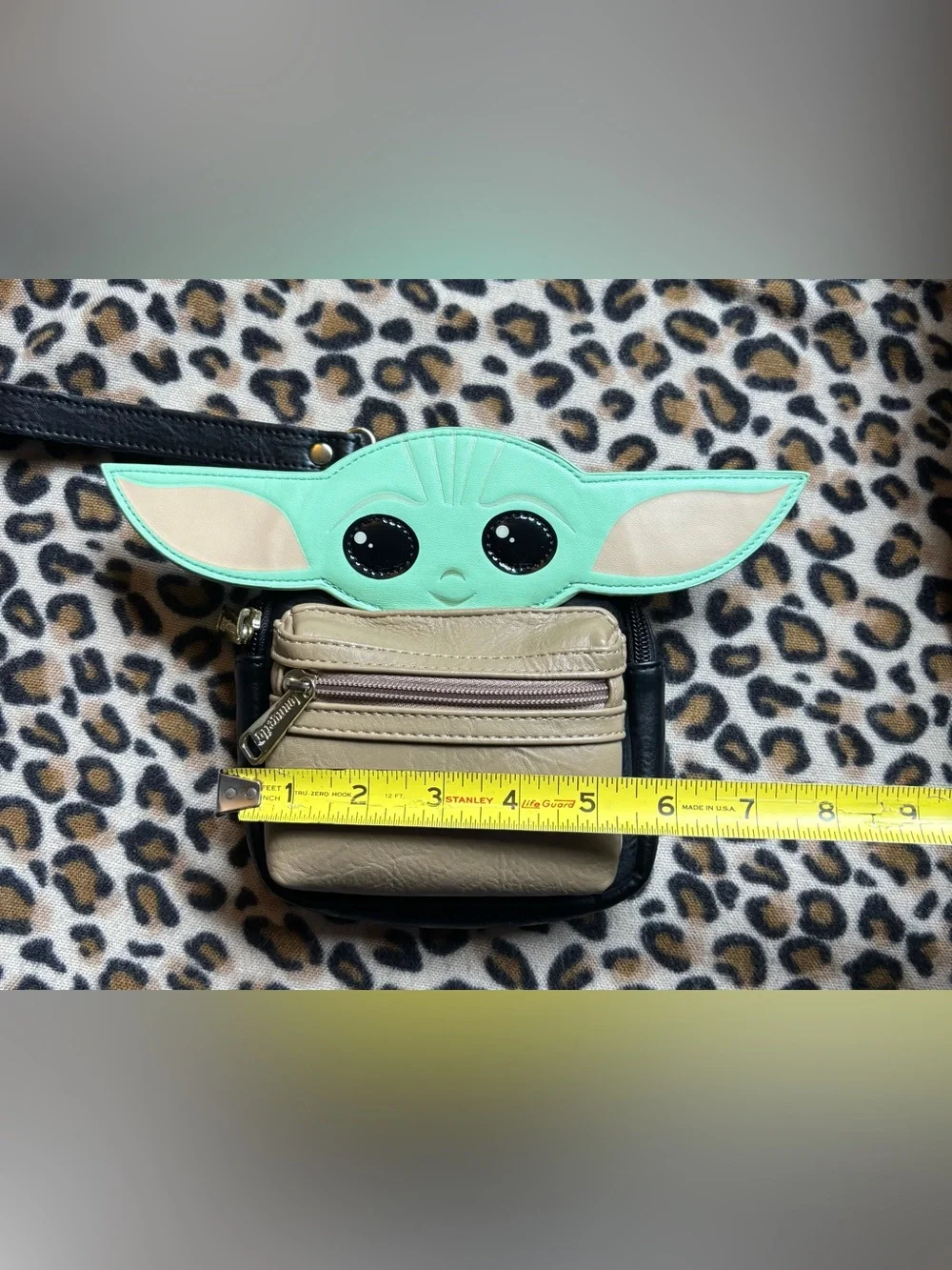 Disney Store Loungefly The Mandalorian Grogu Baby Yoda The Child Wristlet GUC💚 - Picture 3 of 12